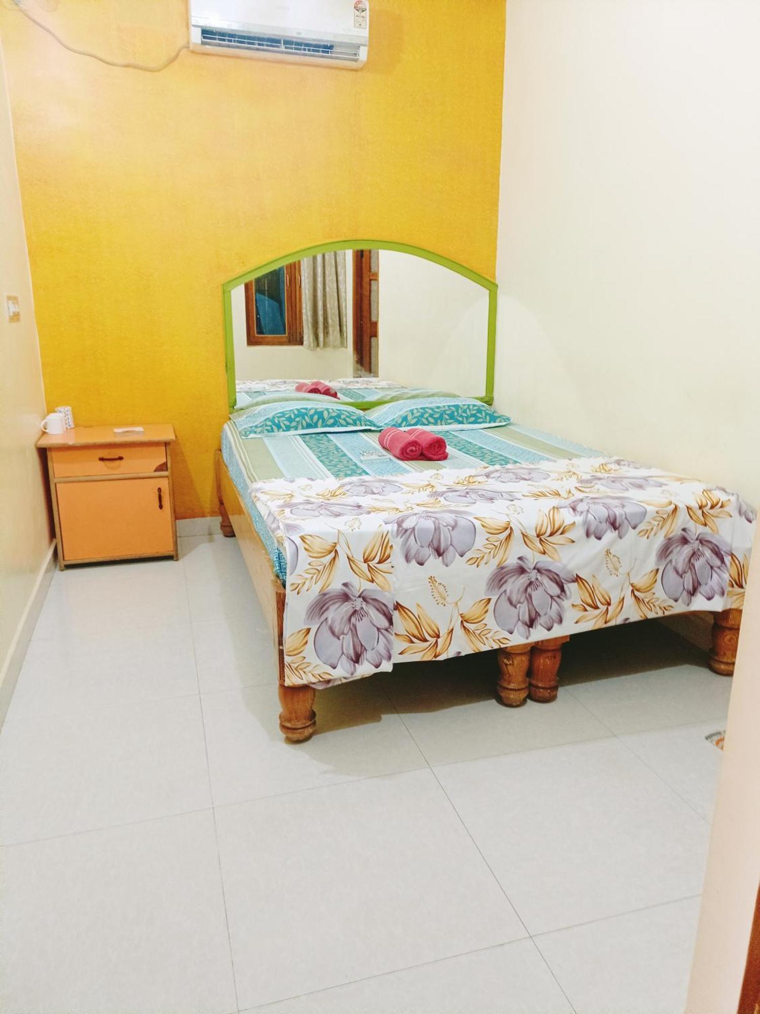Thilak Home Stay Hampi Eksteriør billede