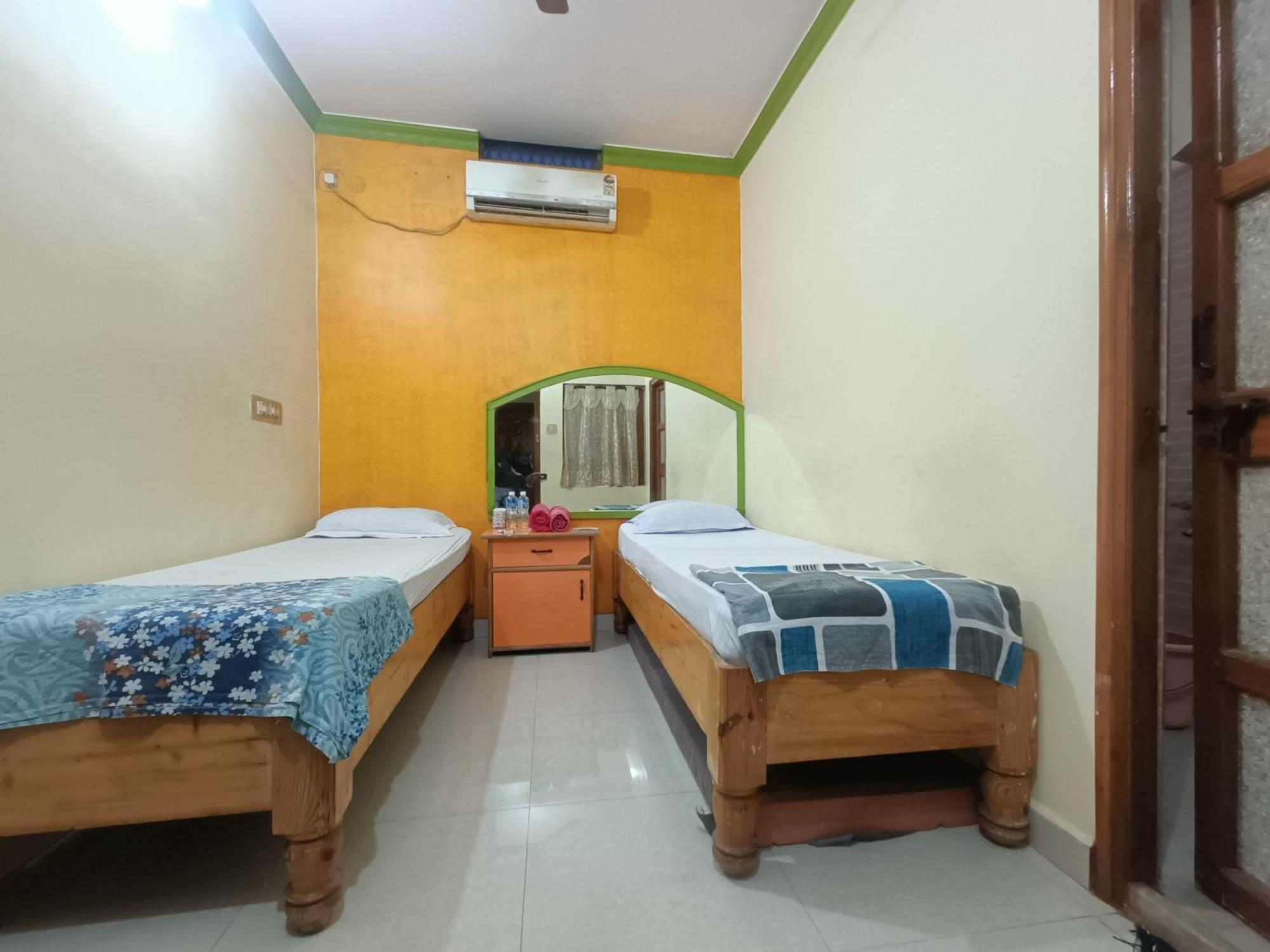 Thilak Home Stay Hampi Eksteriør billede