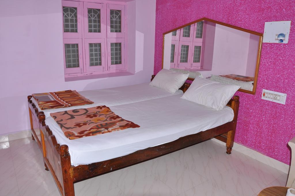 Thilak Home Stay Hampi Eksteriør billede